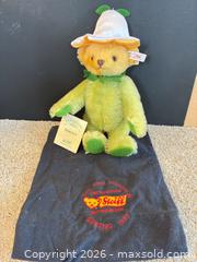 MaxSold Auction: Lot of 6 Collectible Plush Dolls & Bears (Muffy VanderBear, Steiff) - Ashland (Massachusetts, USA) PARTNER MANAGED Downsizing Online Auction - Old Connecticut Path