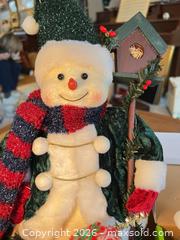 MaxSold Auction: Lot of Assorted Christmas Decorations, 10–14 Pieces - Ashland (Massachusetts, USA) PARTNER MANAGED Downsizing Online Auction - Old Connecticut Path