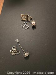 MaxSold Auction: Lot of Mixed Sterling Silver Jewelry & Accessories (Marked 925) - Ashland (Massachusetts, USA) PARTNER MANAGED Downsizing Online Auction - Old Connecticut Path