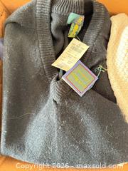 MaxSold Auction: Lot of women's knitwear / sweaters (17+ pieces) - Ashland (Massachusetts, USA) PARTNER MANAGED Downsizing Online Auction - Old Connecticut Path