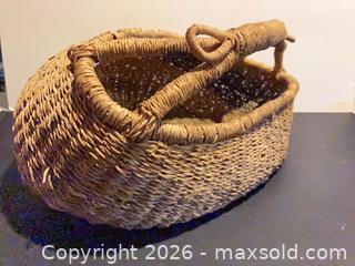 MaxSold Auction: Set of 3 Bolga/Seagrass Market Baskets + Small Blue Fabric Tote - Ashland (Massachusetts, USA) PARTNER MANAGED Downsizing Online Auction - Old Connecticut Path