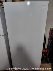 MaxSold Auction: Frigidaire Freezer - Fair Oaks (California, USA) PARTNER MANAGED Moving Online Auction - Cocoa Palm Way
