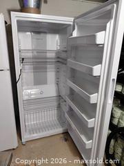 MaxSold Auction: Frigidaire Freezer - Fair Oaks (California, USA) PARTNER MANAGED Moving Online Auction - Cocoa Palm Way