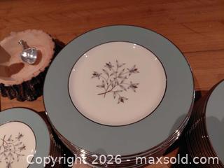 MaxSold Auction: Kingsley by Lenox China Set - Fair Oaks (California, USA) PARTNER MANAGED Moving Online Auction - Cocoa Palm Way