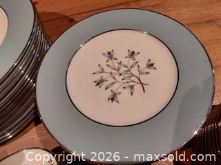 MaxSold Auction: Kingsley by Lenox China Set - Fair Oaks (California, USA) PARTNER MANAGED Moving Online Auction - Cocoa Palm Way
