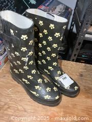 MaxSold Auction: Rubber Boots A - Kingston (Ontario, Canada) PARTNER MANAGED Downsizing Online Auction - County Road 38, Elginburg (STORAGE)