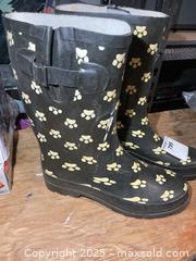 MaxSold Auction: Rubber Boots A - Kingston (Ontario, Canada) PARTNER MANAGED Downsizing Online Auction - County Road 38, Elginburg (STORAGE)