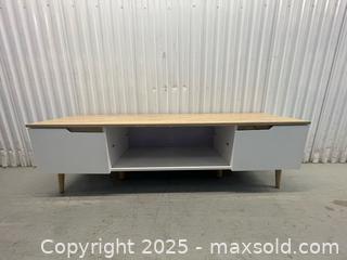 MaxSold Auction: TV Stand Console with Storage (for 55” TV) - Toronto (Ontario, Canada) SELLER MANAGED Moving Online Auction - Kennedy Road (STORAGE)