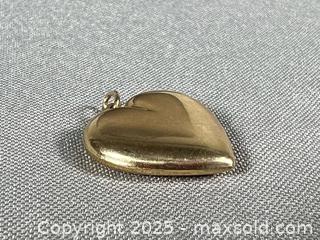 MaxSold Auction: 1” Long 585 (14K) GOLD Heart Pendant - Marked  - Toronto (Ontario, Canada) SELLER MANAGED Reseller Online Auction - Chesswood Drive