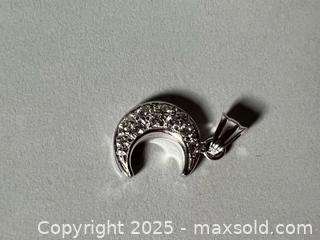 MaxSold Auction: 1” Long 750 (18K) WHITE GOLD Crescent Moon Pendant with Cubic Zirconia - Marked  - Toronto (Ontario, Canada) SELLER MANAGED Reseller Online Auction - Chesswood Drive