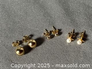 MaxSold Auction: (2) Pairs of 14K + 10K GOLD Stud Earrings - Marked  - Toronto (Ontario, Canada) SELLER MANAGED Reseller Online Auction - Chesswood Drive