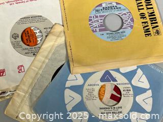 MaxSold Auction: (30+) Assorted 45’s Vinyl Records - Toronto (Ontario, Canada) SELLER MANAGED Reseller Online Auction - Chesswood Drive