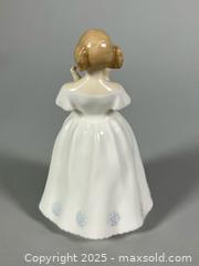 MaxSold Auction: (3) ROYAL DOULTON Porcelain Figurines  - Toronto (Ontario, Canada) SELLER MANAGED Reseller Online Auction - Chesswood Drive