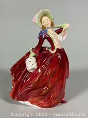 MaxSold Auction: 8” ROYAL DOULTON Porcelain Figurine - Toronto (Ontario, Canada) SELLER MANAGED Reseller Online Auction - Chesswood Drive