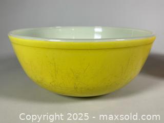 MaxSold Auction: MCM Assorted PYREX Mixing Bowls - Toronto (Ontario, Canada) SELLER MANAGED Reseller Online Auction - Chesswood Drive