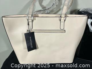 MaxSold Auction: NWT Large MARK ADAMS and GUESS Tote Handbags - Toronto (Ontario, Canada) SELLER MANAGED Reseller Online Auction - Chesswood Drive