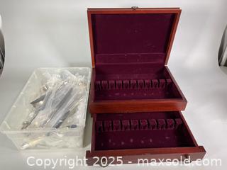 MaxSold Auction: Rogers Bros Silver Plated Flatware Set, Utensils and Chest - Toronto (Ontario, Canada) SELLER MANAGED Reseller Online Auction - Chesswood Drive