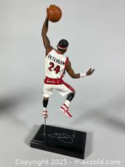 MaxSold Auction: Sports Memorabilia  - Toronto (Ontario, Canada) SELLER MANAGED Reseller Online Auction - Chesswood Drive