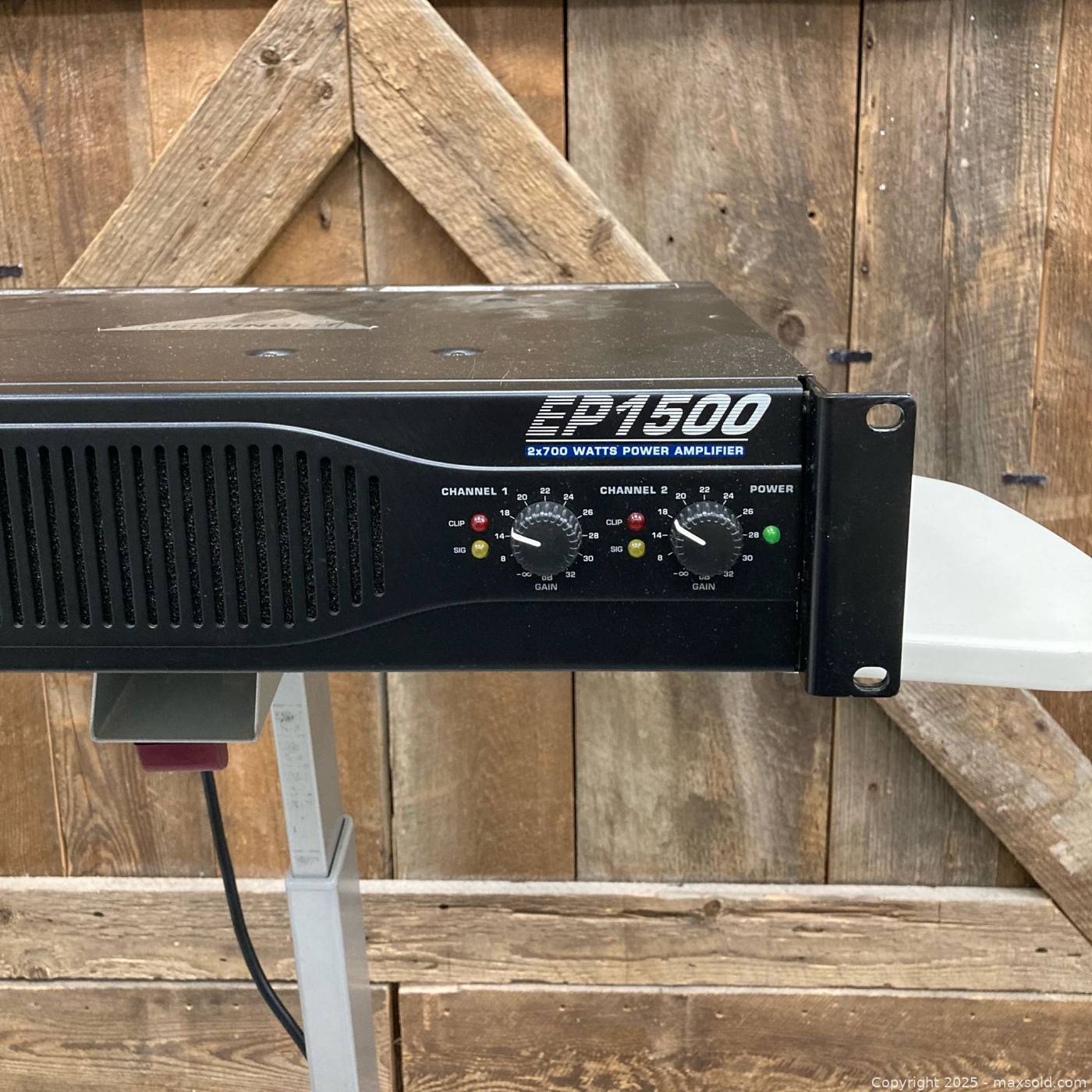 Behringer Europower EP1500 stereo power amplifier | Maxsold