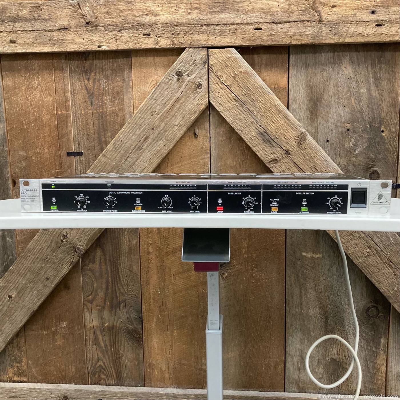 Behringer Ultrabass Pro EX1200 Bass Processor | Maxsold