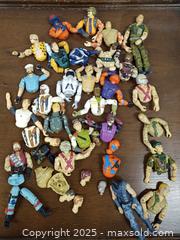 MaxSold Auction: G.I.joe Parts Lot 2 - Toronto (Ontario, Canada) SELLER MANAGED Downsizing Online Auction - Torbarrie Road (STORAGE)