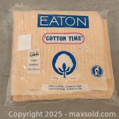 MaxSold Auction: Vintage Eaton Comforter  - Toronto (Ontario, Canada) SELLER MANAGED Downsizing Online Auction - Torbarrie Road (STORAGE)