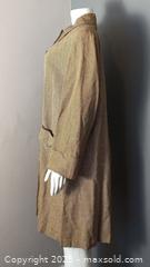 MaxSold Auction: Vintage Women's Coat  - Toronto (Ontario, Canada) SELLER MANAGED Downsizing Online Auction - Torbarrie Road (STORAGE)