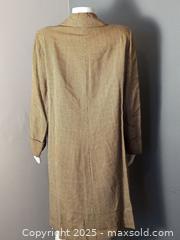 MaxSold Auction: Vintage Women's Coat  - Toronto (Ontario, Canada) SELLER MANAGED Downsizing Online Auction - Torbarrie Road (STORAGE)