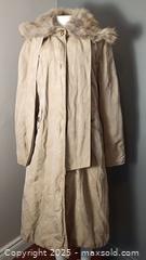 MaxSold Auction: Vintage Women's  Trench Coat - Toronto (Ontario, Canada) SELLER MANAGED Downsizing Online Auction - Torbarrie Road (STORAGE)
