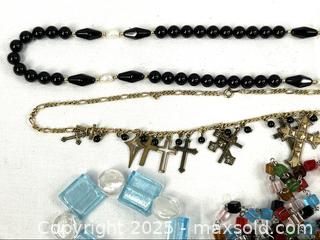 MaxSold Auction: Lot of Costume Jewelry Necklaces - Campbell (California, USA) PARTNER MANAGED Estate Sale Online Auction - Dell Avenue