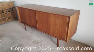 MaxSold Auction: Mid-Century Modern Sideboard Credenza by R & S Assoc., Montreal C - Ottawa (Ontario, Canada) PARTNER MANAGED Downsizing Online Auction - Emmerson Avenue (CONDO)