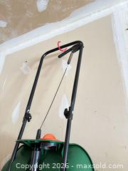 MaxSold Auction: Scotts EdgeGuard Turf Builder Broadcast Spreader B - Ottawa (Ontario, Canada) PARTNER MANAGED Downsizing Online Auction - Sablewood Place