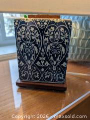 MaxSold Auction: Ralph Lauren Blue and White Table Lamp - Ottawa (Ontario, Canada) SELLER MANAGED Reseller Online Auction - Didsbury Road