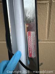 MaxSold Auction: All-Glass Aquarium 48in Deluxe Fluorescent Hood - Decatur (Georgia, USA) SELLER MANAGED Moving Online Auction - Snapfinger Woods Drive (STORAGE)