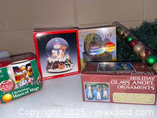 MaxSold Auction: Christmas decor lot  - Decatur (Georgia, USA) SELLER MANAGED Moving Online Auction - Snapfinger Woods Drive (STORAGE)