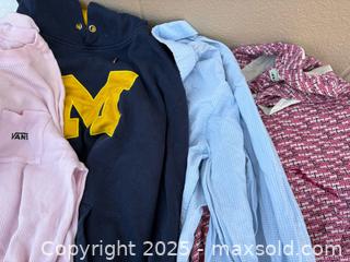 MaxSold Auction: Lot of clothes  - Decatur (Georgia, USA) SELLER MANAGED Moving Online Auction - Snapfinger Woods Drive (STORAGE)
