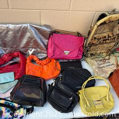 MaxSold Auction: Variety of Purse lot - Decatur (Georgia, USA) SELLER MANAGED Moving Online Auction - Snapfinger Woods Drive (STORAGE)