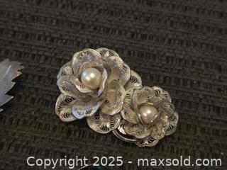 MaxSold Auction: 4 vintage sterling silver brooches approximately 40 grans - Sun City (Arizona, USA) PARTNER MANAGED Downsizing Online Auction - North 107th Avenue