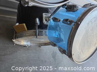 MaxSold Auction: Drum.set including a rare vintage ludwig vistalite drum and more - Sun City (Arizona, USA) PARTNER MANAGED Downsizing Online Auction - North 107th Avenue