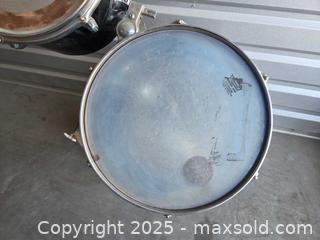 MaxSold Auction: Drum.set including a rare vintage ludwig vistalite drum and more - Sun City (Arizona, USA) PARTNER MANAGED Downsizing Online Auction - North 107th Avenue
