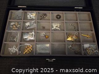 MaxSold Auction: Fun selection of misc jewelry - Sun City (Arizona, USA) PARTNER MANAGED Downsizing Online Auction - North 107th Avenue