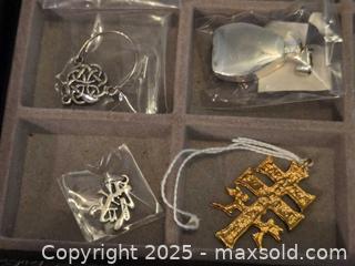 MaxSold Auction: Fun selection of misc jewelry - Sun City (Arizona, USA) PARTNER MANAGED Downsizing Online Auction - North 107th Avenue