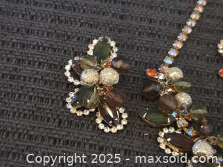 MaxSold Auction: Gorgeous vintage costume jewelry set - Sun City (Arizona, USA) PARTNER MANAGED Downsizing Online Auction - North 107th Avenue