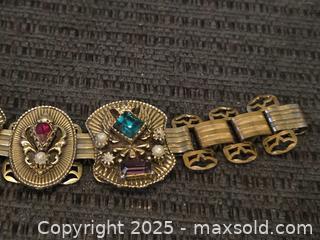 MaxSold Auction: Unique vintage cabachon bracelet  - Sun City (Arizona, USA) PARTNER MANAGED Downsizing Online Auction - North 107th Ave