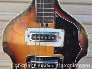 MaxSold Auction: Vintage electric guitar - Sun City (Arizona, USA) PARTNER MANAGED Downsizing Online Auction - North 107th Ave