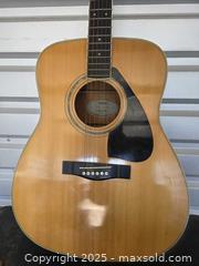 MaxSold Auction: Vintage Yamaha acoustic guitar  - Sun City (Arizona, USA) PARTNER MANAGED Downsizing Online Auction - North 107th Ave