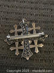 MaxSold Auction: Wonderful sterling brooch - Sun City (Arizona, USA) PARTNER MANAGED Downsizing Online Auction - North 107th Ave