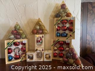 MaxSold Auction: Vintage Christmas Tree Ornaments in Original Boxes - San Francisco (California, USA) SELLER MANAGED Estate Sale Online Auction - Kenwood Way
