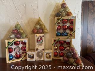 MaxSold Auction: Vintage Christmas Tree Ornaments in Original Boxes - San Francisco (California, USA) SELLER MANAGED Estate Sale Online Auction - Kenwood Way