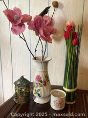 MaxSold Auction: Vintage Faux Flowers & Porcelain Vases - San Francisco (California, USA) SELLER MANAGED Estate Sale Online Auction - Kenwood Way